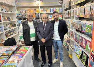 شاهد بالصور.. زيارة محمد إبراهيم رئيس مجموعة «نهضة مصر» لـ «دار اليوم الأول» بمعرض الكتاب