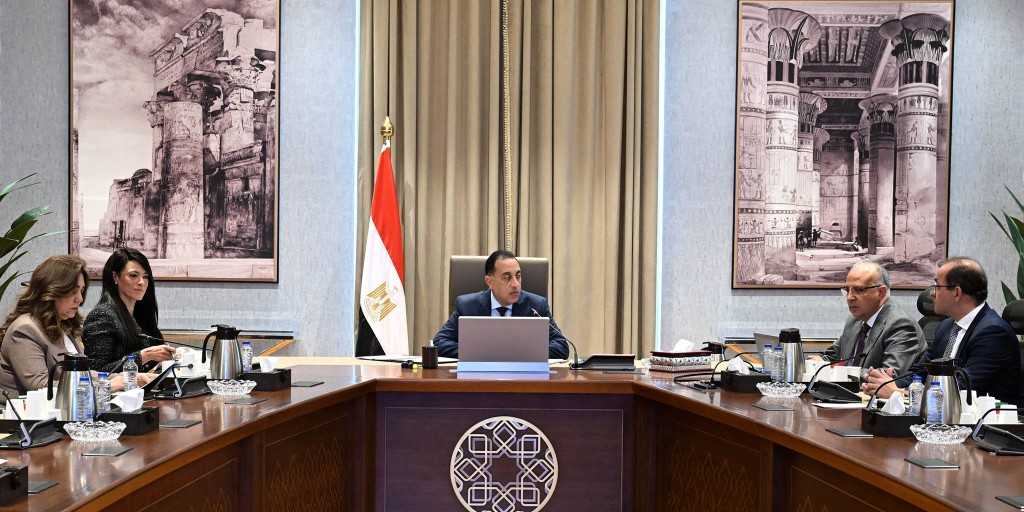 رئيس الوزراء يتابع الموقف التنفيذي الحالي لمشروعات حماية الشواطئ