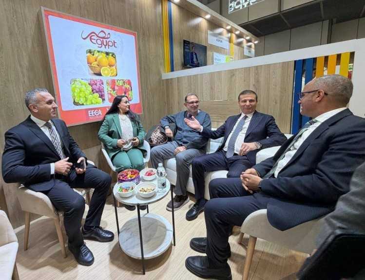 وزير الزراعة  والهوبي في افتتاح الجناح المصري بمعرض فروت لوجيستيكا الدولي
