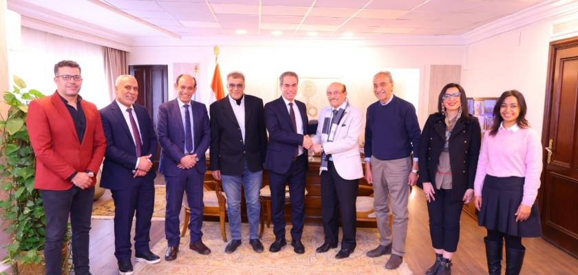 ”مرفوع مؤقتاً من الخدمة ” .. مسلسل إذاعي جديد بطولة الفنان الكبير محمد صبحي