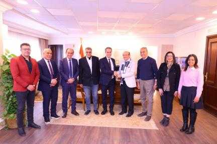 ”مرفوع مؤقتاً من الخدمة ” .. مسلسل إذاعي جديد بطولة الفنان الكبير محمد صبحي