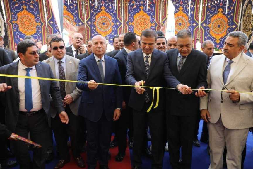 وزير الزراعة ومحافظ القاهرة يفتتحان معرض السلع والمنتجات الغذائية بميدان باب الشعرية بمناسبة شهر رمضان