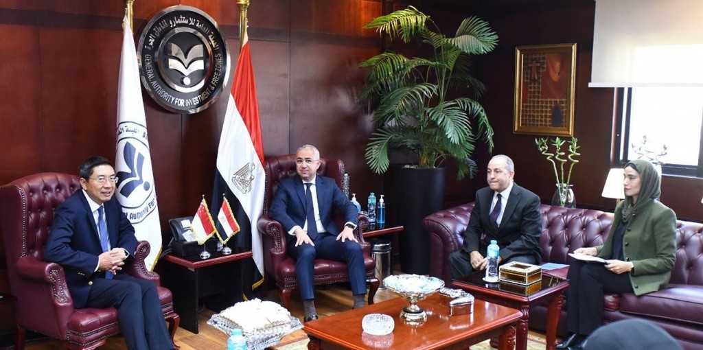 الهيئة العامة للاستثمار والمناطق الحرة تبحث مع سفير سنغافورة تعزيز التعاون الاستثماري المشترك