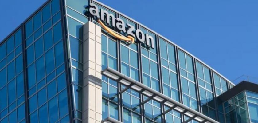 أمازون تدرس إنشاء سوق رقمي تتيح للمؤسسات الإعلامية بيع محتواها لشركات الذكاء الإصطناعي