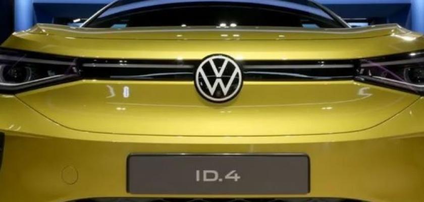 ”فولكس فاجن” تستدعي 94 ألف سيارة كهربائية بسبب خلل في البطاريات يصلل للحريق