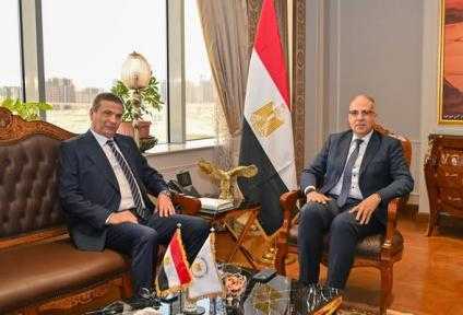 وزيرا الموارد المائية والزراعة يستعرضان الموقف المائي واحتياجات الزراعات الصيفية