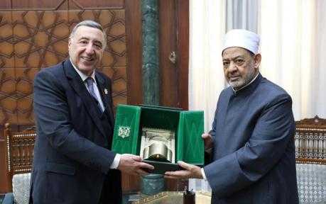 فضيلة الإمام الأكبر الدكتور أحمد الطيب يستقبل رئيس المحكمة الدستورية العليا