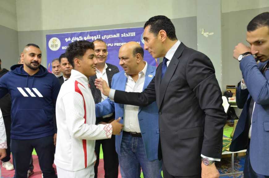 وزير الشباب والرياضة يدعم أبطال الووشو كونغ فو