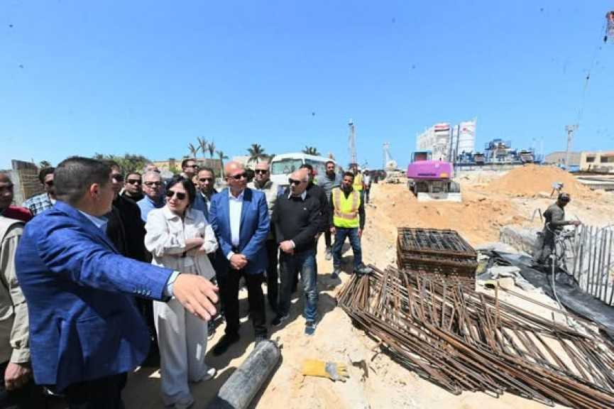 وزيرة الإسكان تتفقد مشروعات مارينا 8 و”بوغاز 24” والممشى السياحي بمارينا