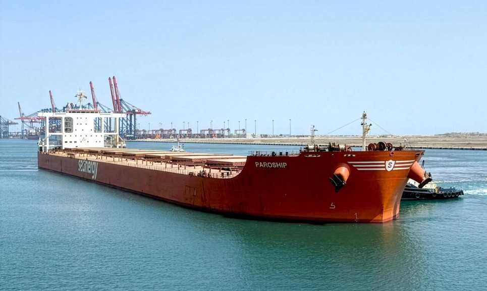 ميناء شرق بورسعيد يستقبل السفينة MV PAROSHIP أكبر سفينة صب جاف ترسو في ميناء مصري على رصيف محطة ”سكاي بورتس”