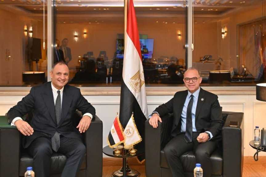 وزير الاستثمار والتجارة الخارجية يجري مباحثات مع وزير التجارة المغربي لزيادة حركة التجارة بين البلدين