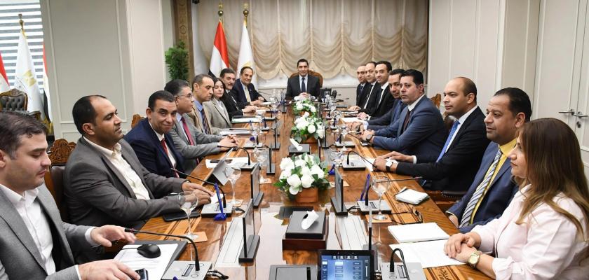 وزير الشباب والرياضة يتابع مستجدات الموقف التنفيذي لاستعدادات استضافة مصر لدورة الألعاب الأفريقية 2027