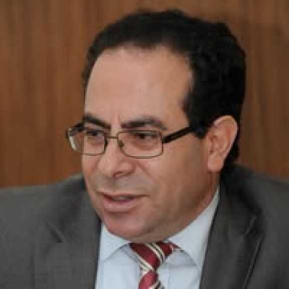 الدكتور سعيد البطوطي يكتب ..لـ دنيا المال « الجميع متوتر وموتور!!»