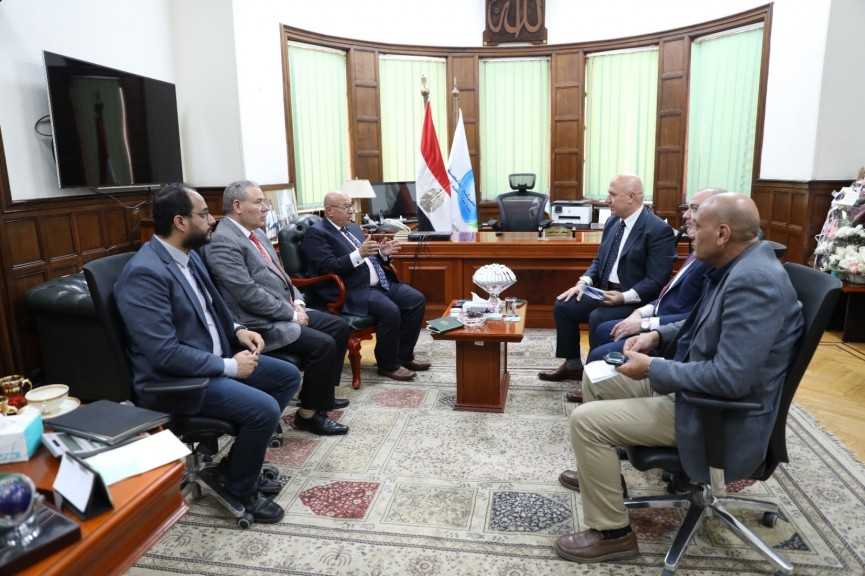 رئيس القابضة للمياه يناقش مع نوابه أجندة الموضوعات الاستراتيجية لتحسين خدمات مياه الشرب والصرف الصحي