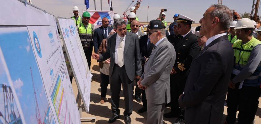 الفريق أسامة ومحافظ السويس يتابعان تطوير الأرصفة البحرية ببورتوفيق لاستيعاب القاطرات الجديدة بأسطول الهيئة