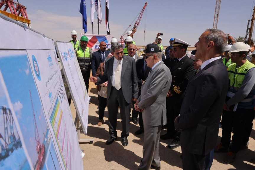 الفريق أسامة ومحافظ السويس يتابعان تطوير الأرصفة البحرية ببورتوفيق لاستيعاب القاطرات الجديدة بأسطول الهيئة