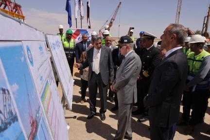 الفريق أسامة ومحافظ السويس يتابعان تطوير الأرصفة البحرية ببورتوفيق لاستيعاب القاطرات الجديدة بأسطول الهيئة