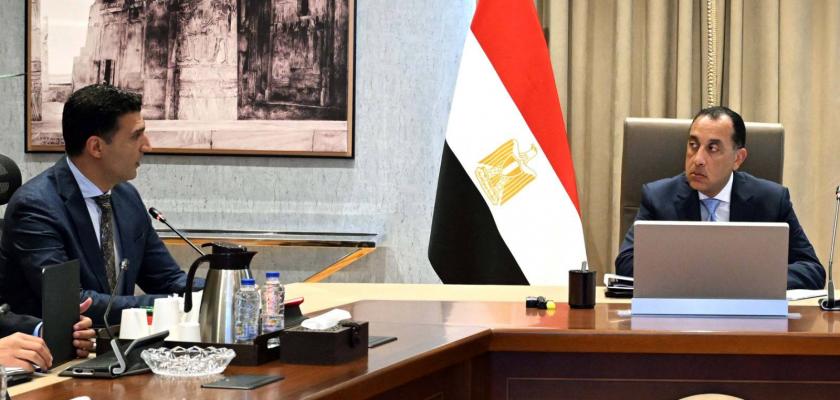 رئيس الوزراء يُتابع مستجدات البرنامج الوطني لتنمية صناعة السيارات