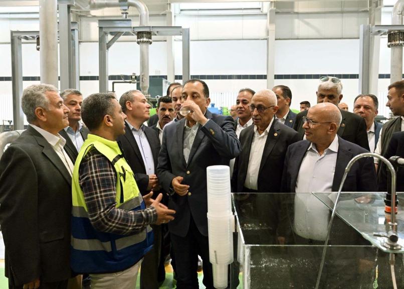مدبولي  يتفقد محطة تحلية مياه البحر بمدينة العريش