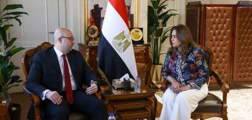 وزيرة التنمية المحلية والبيئة تتابع مع محافظ الفيوم الموقف التنفيذي لخطة إعادة التوازن البيئي ببحيرة قارون