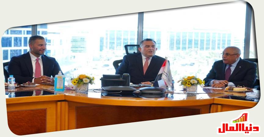 أول اجتماع لرئيس البورصة المصرية الجديد