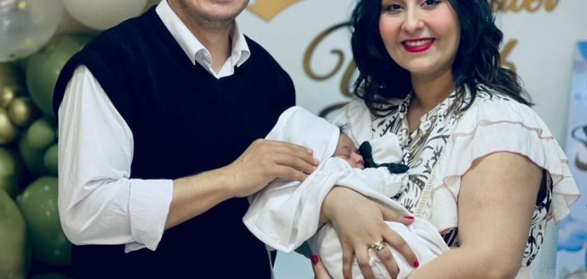 دنيا المال تهنئ الدكتور رامي وزوجته بالمولد الجديد