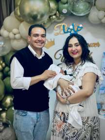 دنيا المال تهنئ الدكتور رامي وزوجته بالمولد الجديد