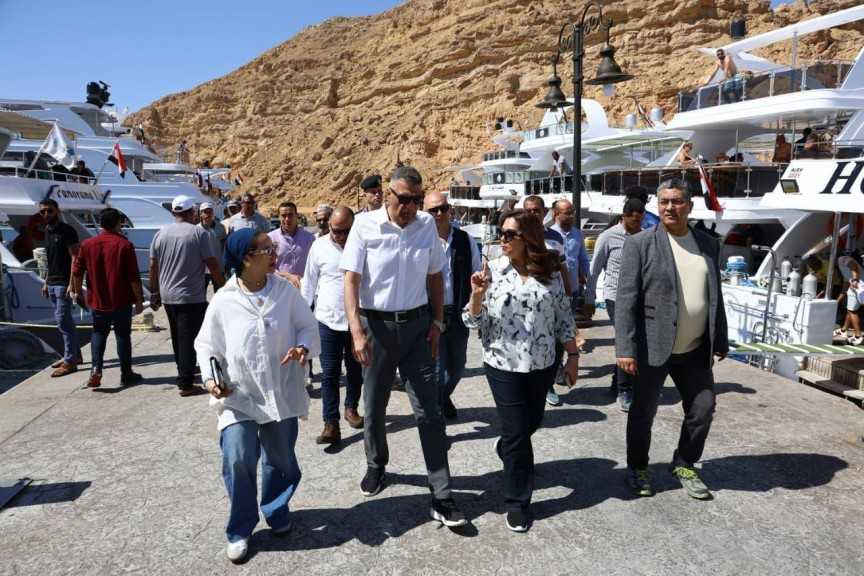 ● وزيرة التنمية المحلية والبيئة ومحافظ جنوب سيناء يتفقدان مواقع الغوص السياحي والأنشطة البحرية بمحمية رأس محمد بشرم الشيخ