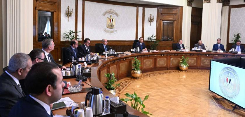 إيقاف العمل بقرار غلق المحال والعودة إلى المواعيد الطبيعية