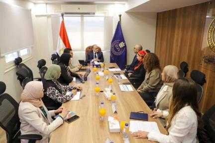 رئيس هيئة الدواء في اجتماع مع شركة فايزر لتعزيز الاستثمار والتوطين في القطاع الدوائي