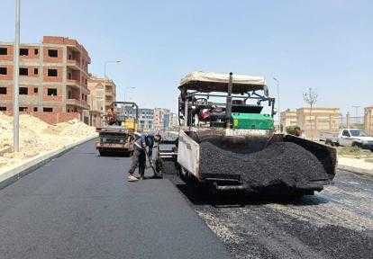 الإسكان ترفع كفاءة الطرق بمدن 6 أكتوبر وأكتوبر الجديدة والعبور والشروق والقرى السياحية