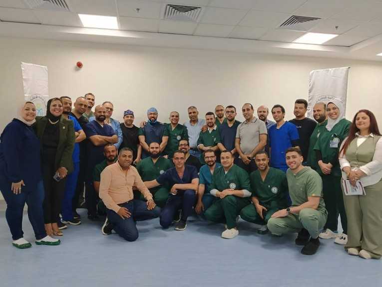 نجاح إجراء أول عملية لإصلاح الصمام الميترالي بالقسطرة باستخدام تقنية “Mitral Clip – TEER” بمجمع الفيروز الطبي بجنوب سيناء