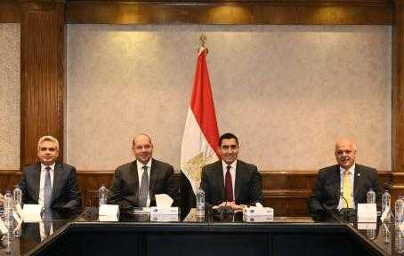 وزير الشباب والرياضة يلتقي رئيس اللجنة الأولمبية المصرية ورؤساء الاتحادات الرياضية