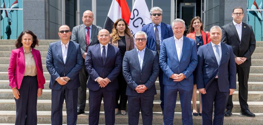 رئيس اقتصادية قناة السويس يستقبل الأمين العام لمنظمة التعاون الاقتصادي والتنمية لبحث تعزيز التعاون وتبادل الخبرات