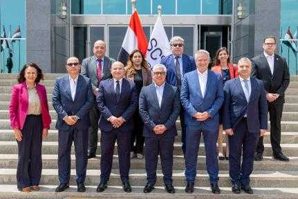 رئيس اقتصادية قناة السويس يستقبل الأمين العام لمنظمة التعاون الاقتصادي والتنمية لبحث تعزيز التعاون وتبادل الخبرات