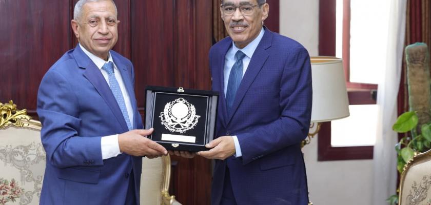 وزير الدولة للإعلام ورئيس الأكاديمية العربية يبحثان سبل تطوير التعليم الإعلامي الرقمي