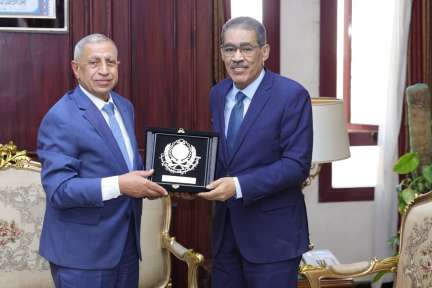 وزير الدولة للإعلام ورئيس الأكاديمية العربية يبحثان سبل... وزير الدولة للإعلام ورئيس الأكاديمية العربية يبحثان سبل تطوير التعليم الإعلامي الرقمي
