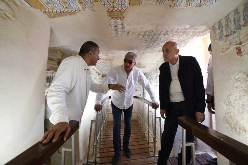 وزير السياحة والآثار ومحافظ الأقصر يفتتحان مقبرتي أمنحتب رابويا وابنه ساموت بالبر الغربي بالأقصر