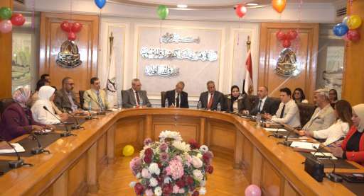 محافظة القاهرة والغرفة التجارية تبحثان تسهيلات تراخيص مراكز... محافظة القاهرة والغرفة التجارية تبحثان تسهيلات تراخيص مراكز تدريب تنمية الموارد البشرية