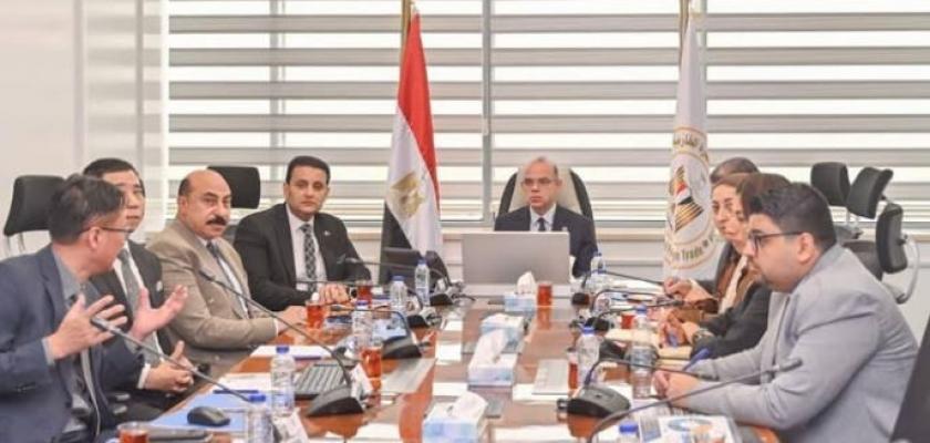 «مصرو الصين» تبحثان إنشاء أول مدينة صناعية نسيجية محايدة كربونيًا باستثمارات 2 مليار دولار في بورسعيد