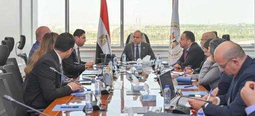 وزير الاستثمار والتجارة الخارجية يبحث مع رجل الأعمال الأمريكي لورانس ميسيك فرص إقامة مشروعات استثمارية في قطاعي الدواء والذهب