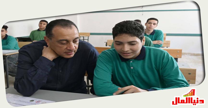 جلسة أبوية لرئيس الوزراء و طالب بالمدرسة الياباني 