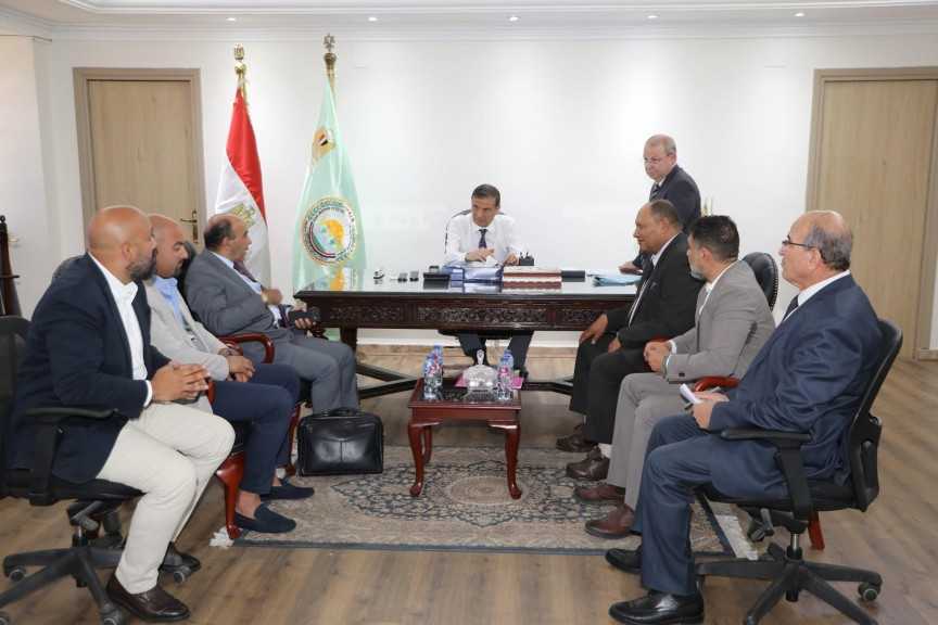 وزير الزراعة يبحث مع شعبة ”بيض المائدة” وممثلي شركات البسترة والتجفيف آليات دعم المنتجين