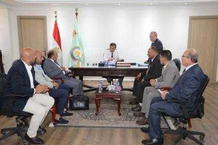 وزير الزراعة يبحث مع شعبة ”بيض المائدة” وممثلي شركات البسترة والتجفيف آليات دعم المنتجين
