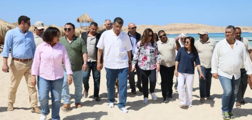 وزيرة التنمية المحلية والبيئة ومحافظ البحر الأحمر يتفقدان الأنشطة السياحية والبيئية بمحميات المحافظة