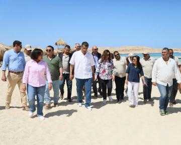 وزيرة التنمية المحلية والبيئة ومحافظ البحر الأحمر يتفقدان... وزيرة التنمية المحلية والبيئة ومحافظ البحر الأحمر يتفقدان الأنشطة السياحية والبيئية بمحميات المحافظة