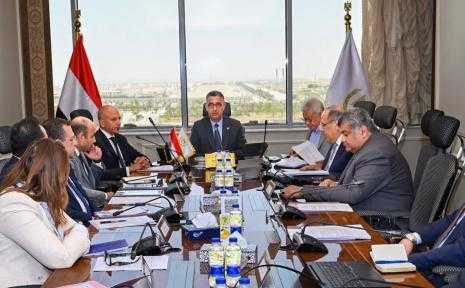 شريف فاروق يترأس اجتماع اللجنة العليا للمشروع القومي “Carry On” لمتابعة الموقف التنفيذي ومعدلات الإنجاز