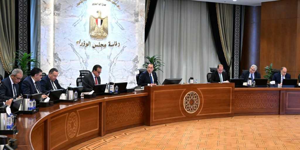 وزير الصحة يستعرض تقريرا شاملا عن مخزون الآرصدة  من الأدوية المختلفة