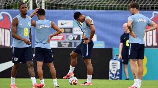 سرقة أحذية منتخب إنجلترا لكرة القدم .. كأول حادث سرقة في منديال 2026