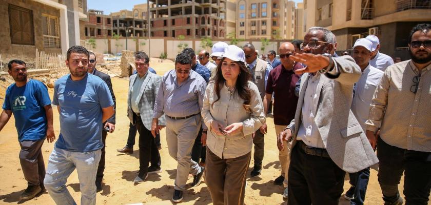 وزيرة الإسكان تتابع أعمال تطوير ورفع كفاءة الخدمات واللاندسكيب بمشروع دار مصر – الأندلس بمدينة القاهرة الجديدة